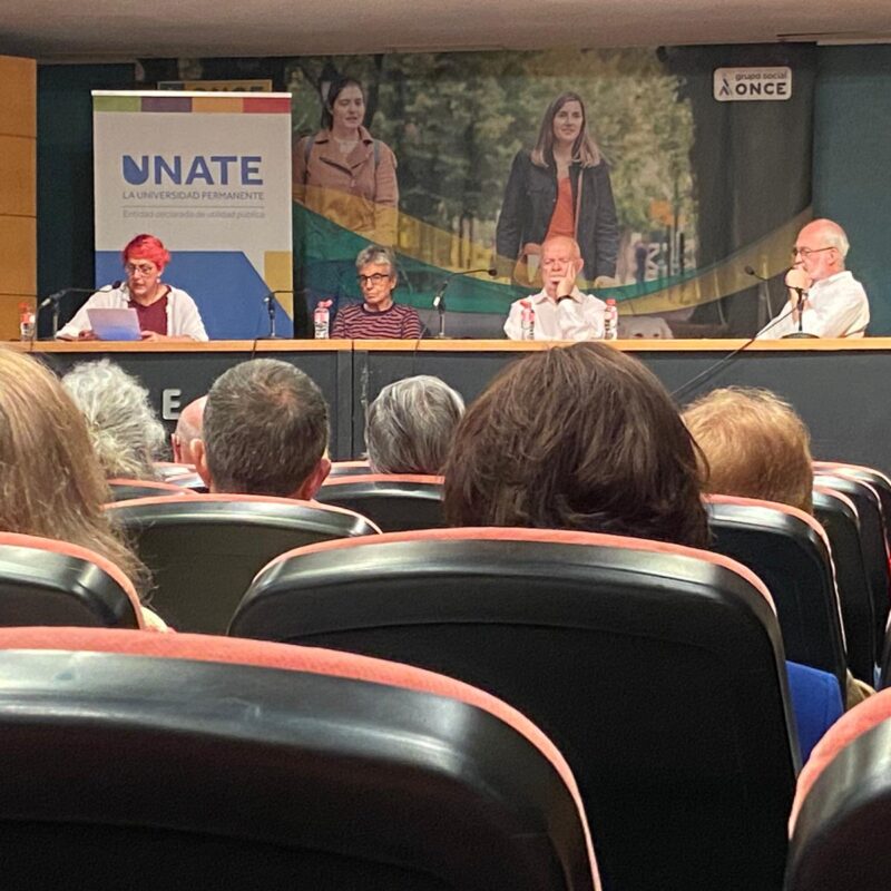 Conversatorio organizado por Grupo Social UNATE, en Santander.