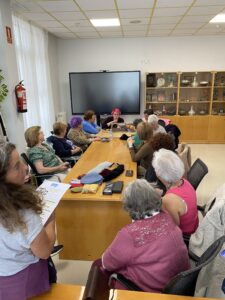 Charla de planeación para la sesión fotográfica.